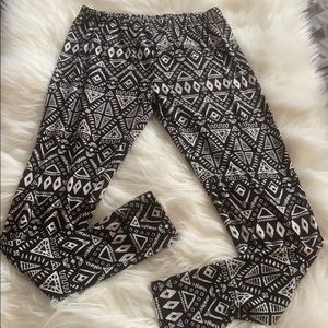 🌼Tribal print leggings